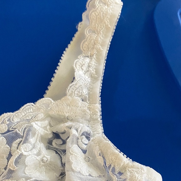 Felina White Lace Bra - Picture 3 of 16